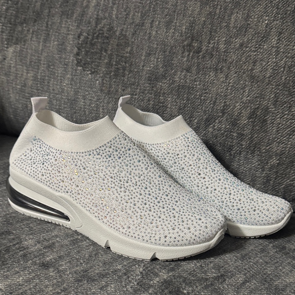 Chic White Slip-On Women's Sneakers